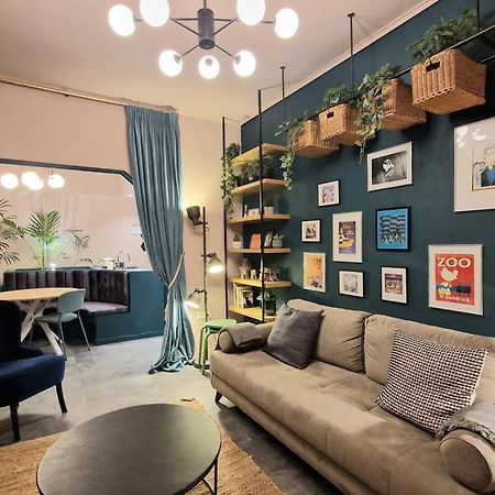 Appartamento Secret Garden Downtown Atene Esterno foto