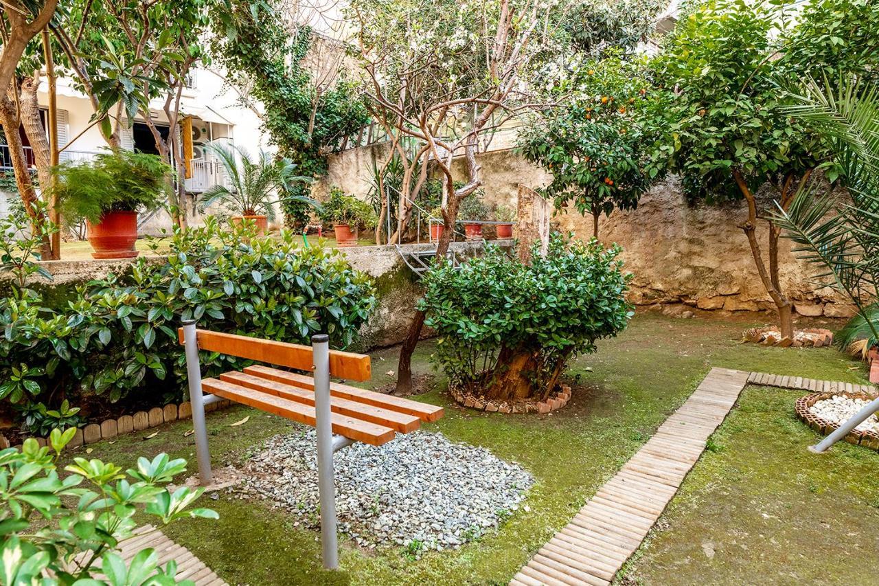 Appartamento Secret Garden Downtown Atene Esterno foto