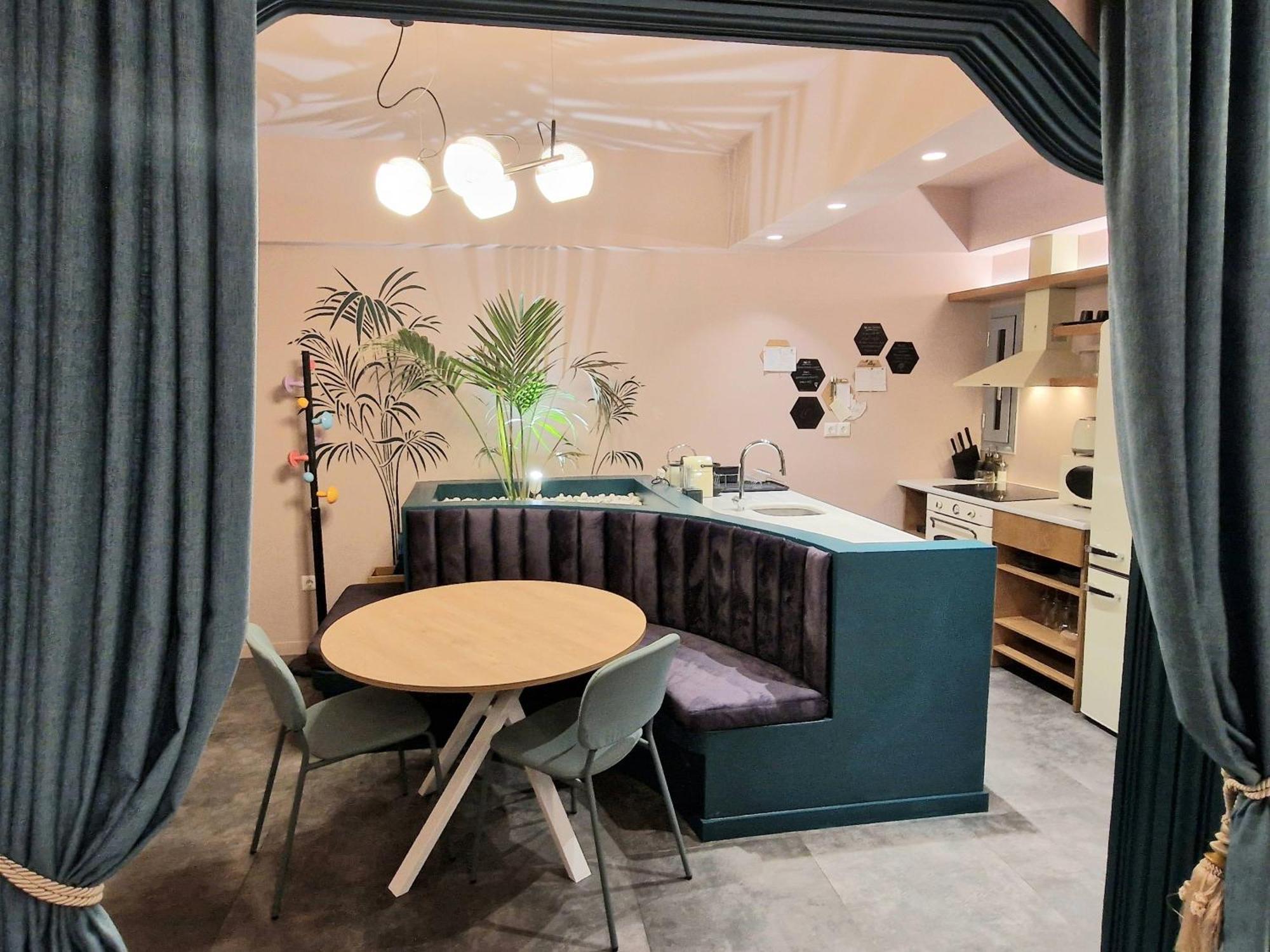 Appartamento Secret Garden Downtown Atene Esterno foto